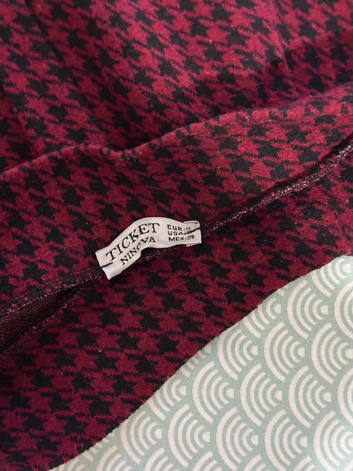 Kırmızı şortlu Mini Etek - Görsel 3