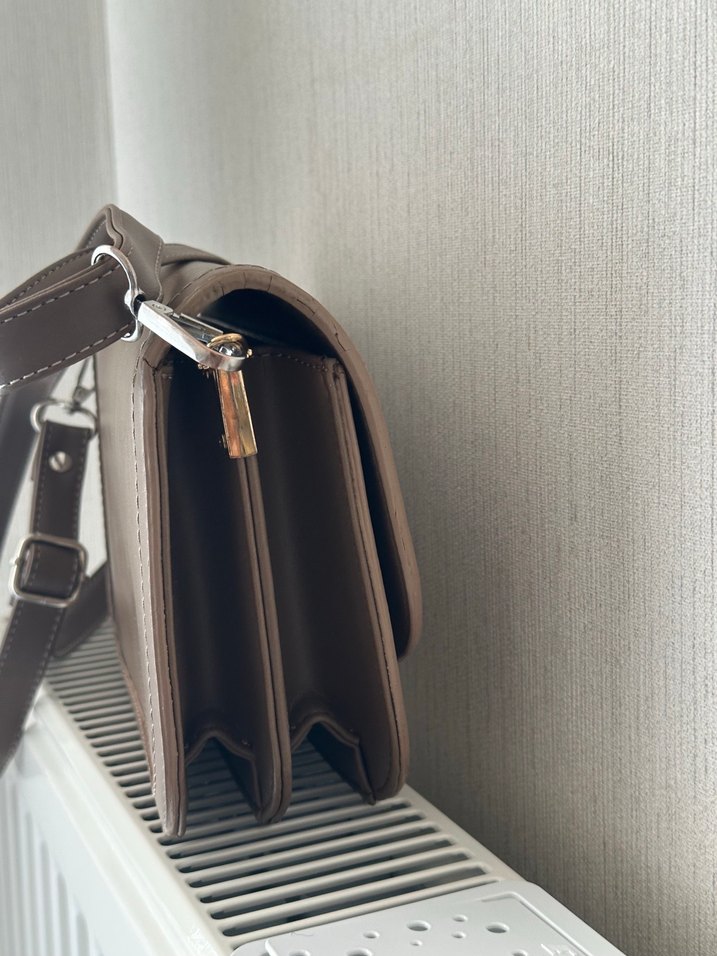 Kahverengi Deri Kadın Omuz Çantası - Görsel 3