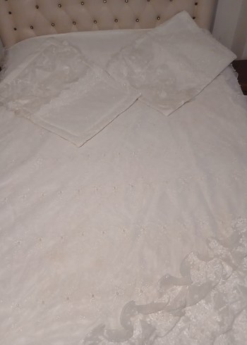 Beyaz Nakışlı Yatak Örtüsü - Görsel 5