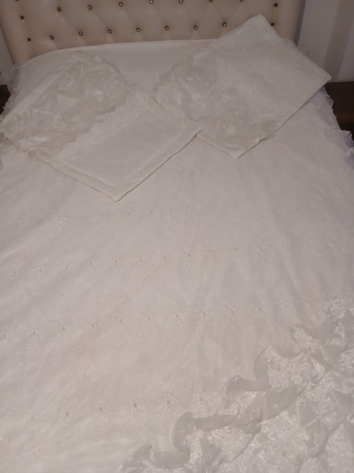 Beyaz Nakışlı Yatak Örtüsü - Görsel 5