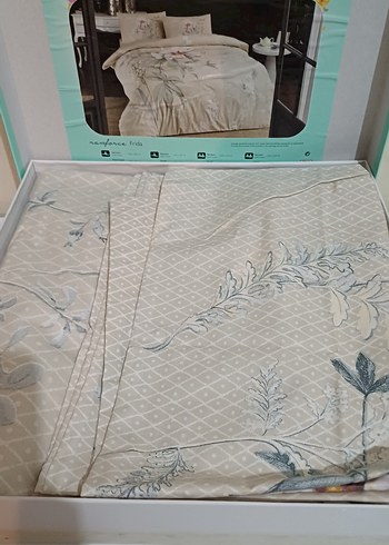 Bej Çiçek Desenli Nevresim Takımı - Görsel 2