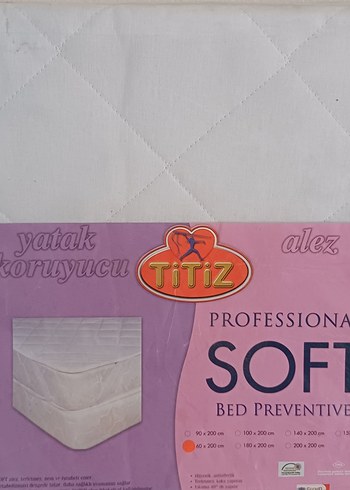 Diğer Titiz Beyaz Baskılı Yatak Alezi