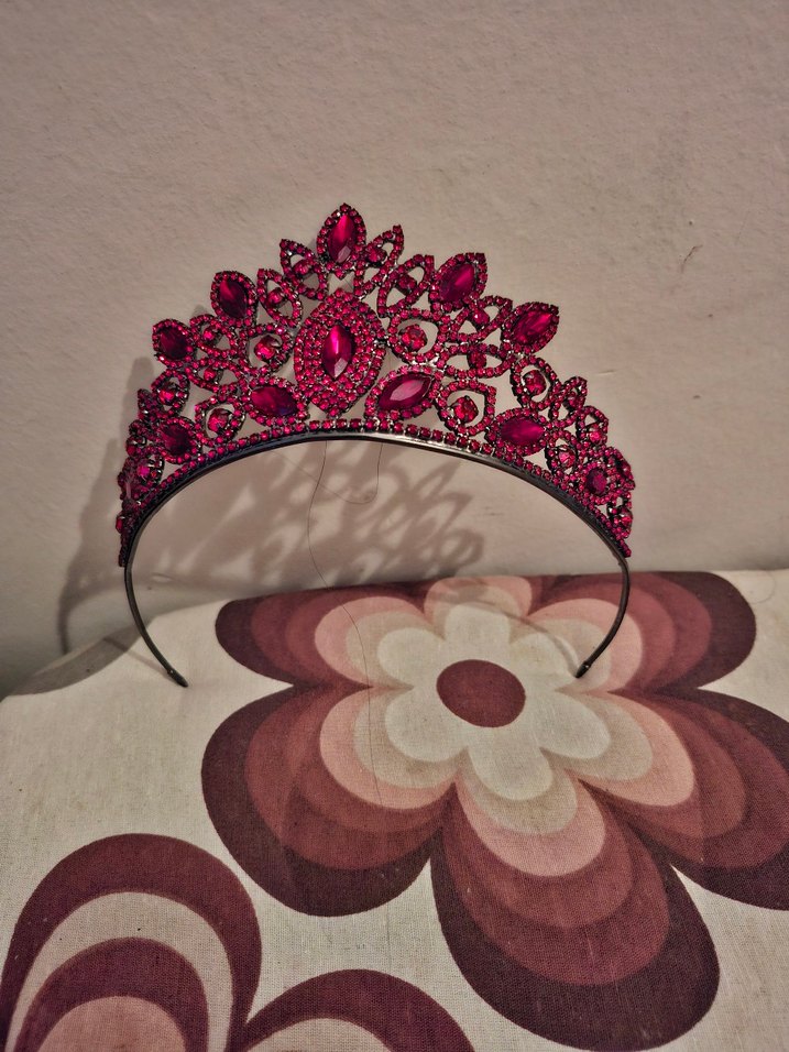 Bordo Payetli Kadın Taç - Görsel 3