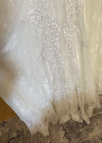 Viola Chan Tasarımı Dantel İşlemeli V Yaka Prenses Gelinlik - Görsel 5