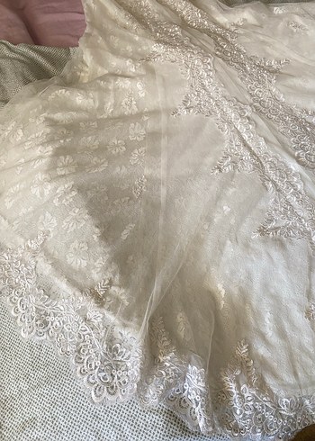 Viola Chan Tasarımı Dantel İşlemeli V Yaka Prenses Gelinlik - Görsel 7