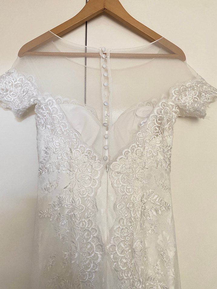 Viola Chan Tasarımı Dantel İşlemeli V Yaka Prenses Gelinlik - Görsel 3