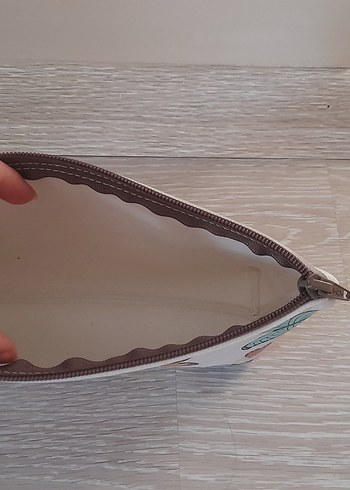 Diğer Renkli Kelebek Desenli Fermuarlı Makyaj Çantası