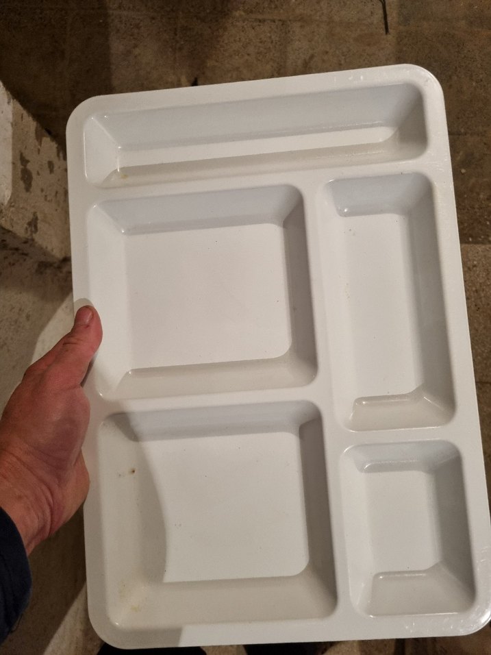 Beyaz Bölmeli Yemek Tepsisi - Görsel 2