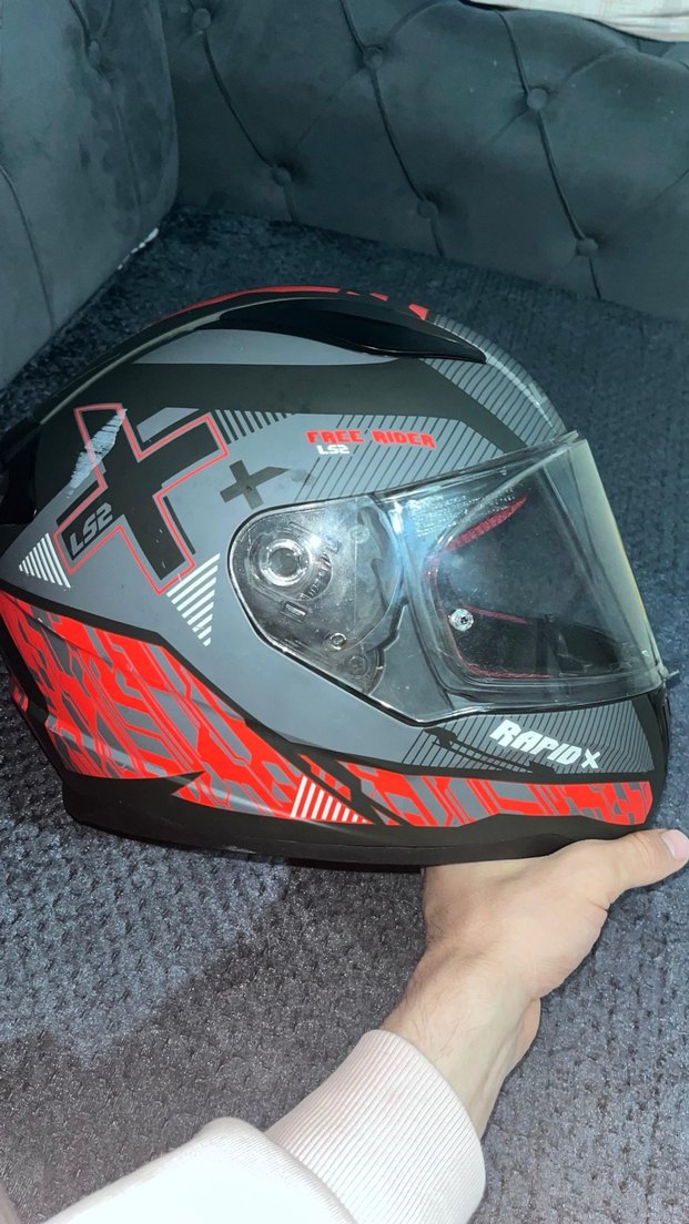 Kilitli Siyah Desenli  Motosiklet Kaskı - Görsel 2