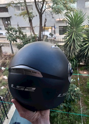 LS2 Siyah Parlak Cam Motosiklet Kaskı - Görsel 2