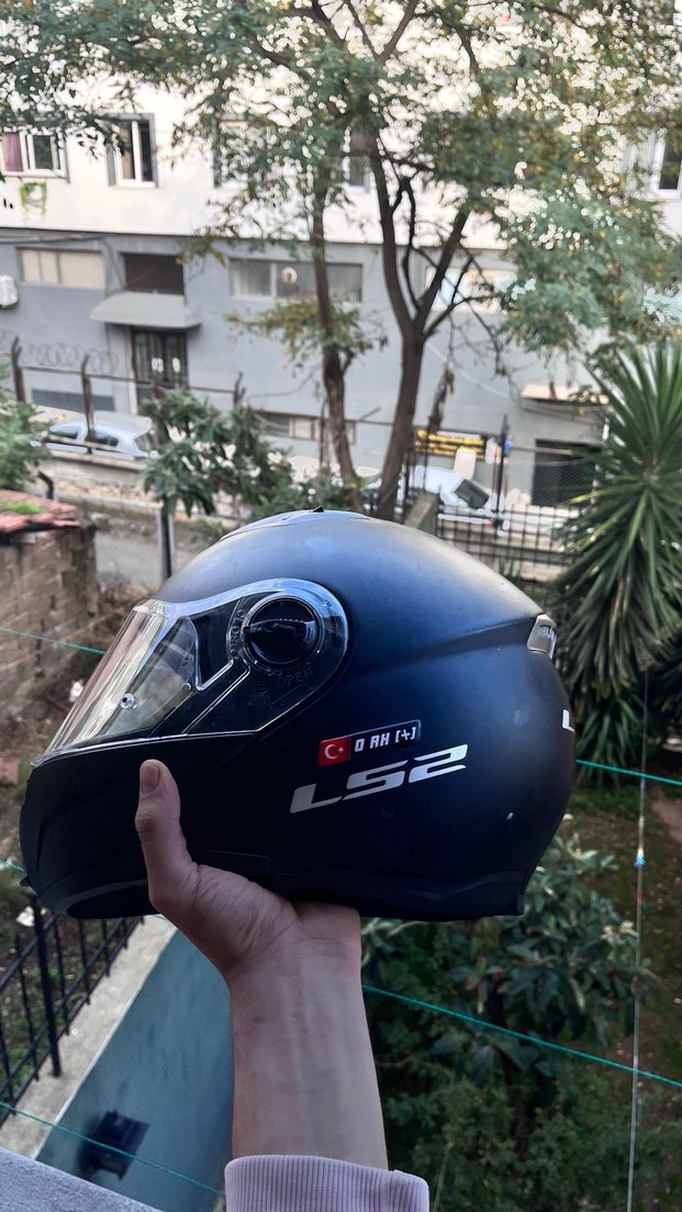 LS2 Siyah Parlak Cam Motosiklet Kaskı - Görsel 4