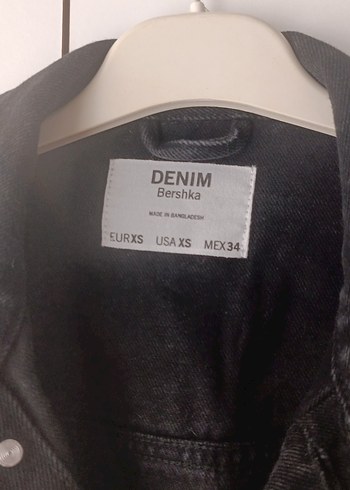 Bershka Siyah Düğmeli Kadın Denim Ceket