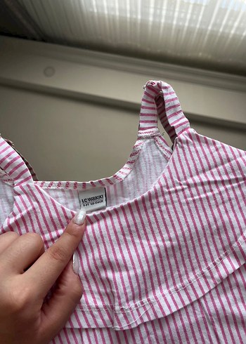 LC Waikiki Pembe Çizgili Fırfırlı Askılı bluz