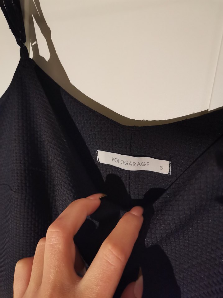 Polo Garage Marka Siyah V Yaka Askılı Elbise - Görsel 2