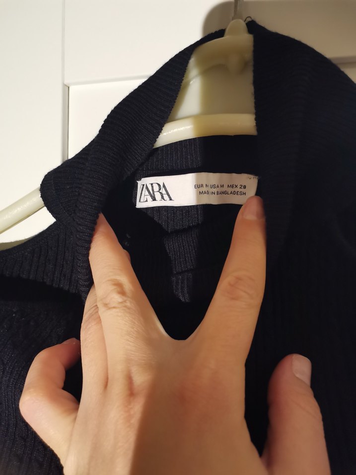 Zara Omzu Açık Boğazlı Siyah Kazak - Görsel 3