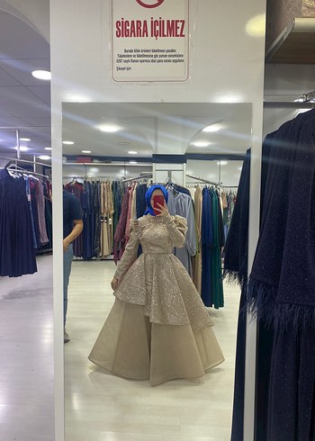 Uzun Kollu İşlemeli Bej Abiye Elbise