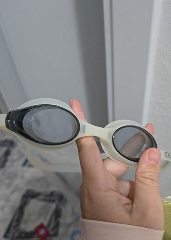 Beyaz Baskılı Mini Biker Yüzücü Gözlüğü - Görsel 4