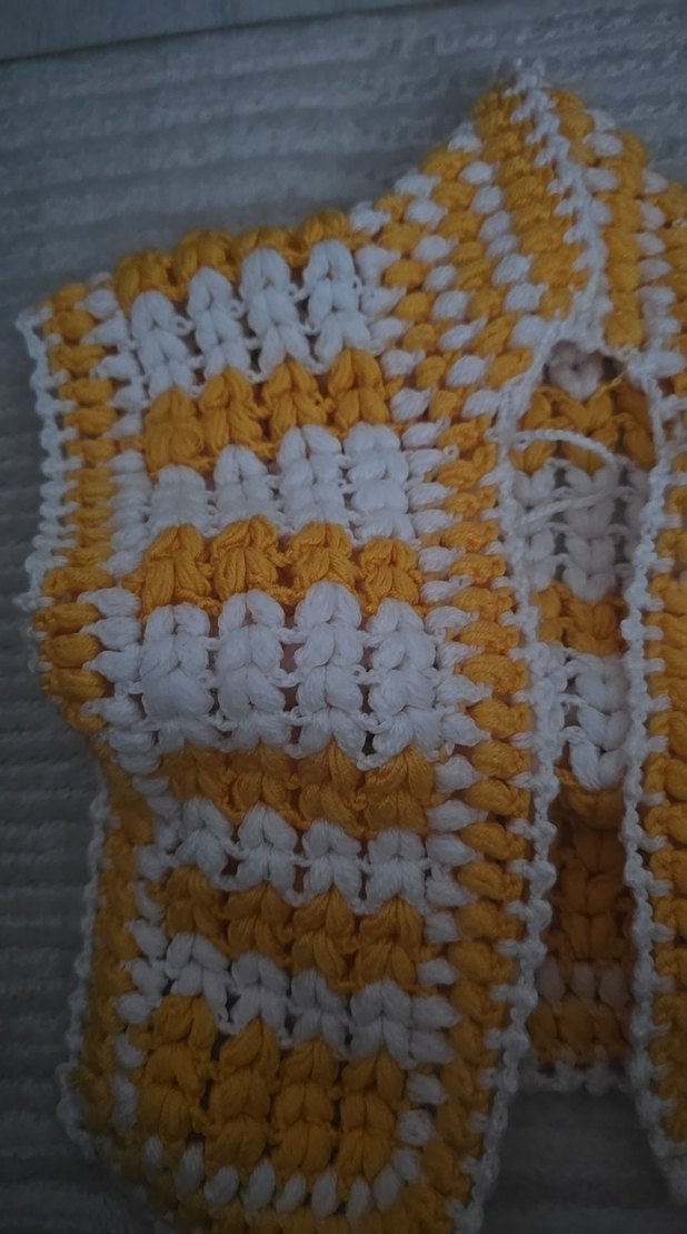 Sarı Beyaz Örgü Bebek Önlüğü - Görsel 2