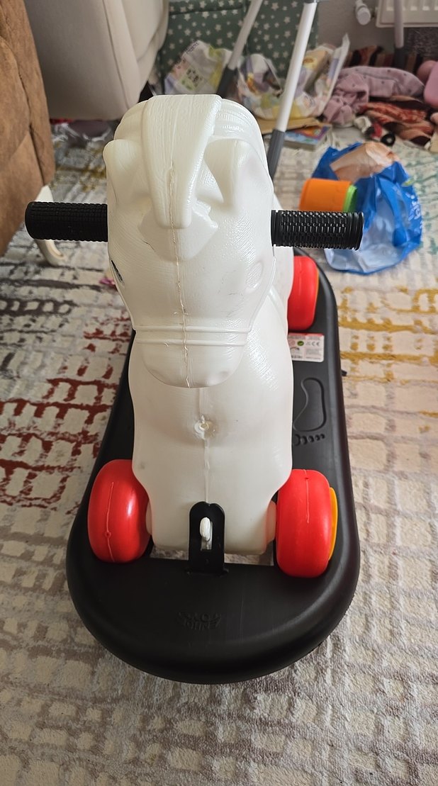 Beyaz Çocuk Atlı Oyuncak - Görsel 4