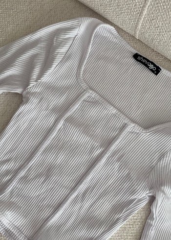 Nervür Detay Beyaz Kadın Bluz - Görsel 2