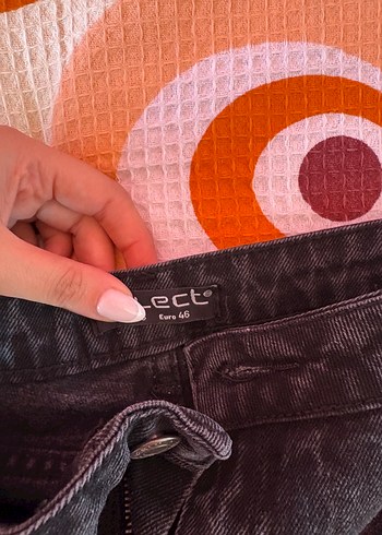 Siyah Yırtık Mini Kot Şort - Görsel 3