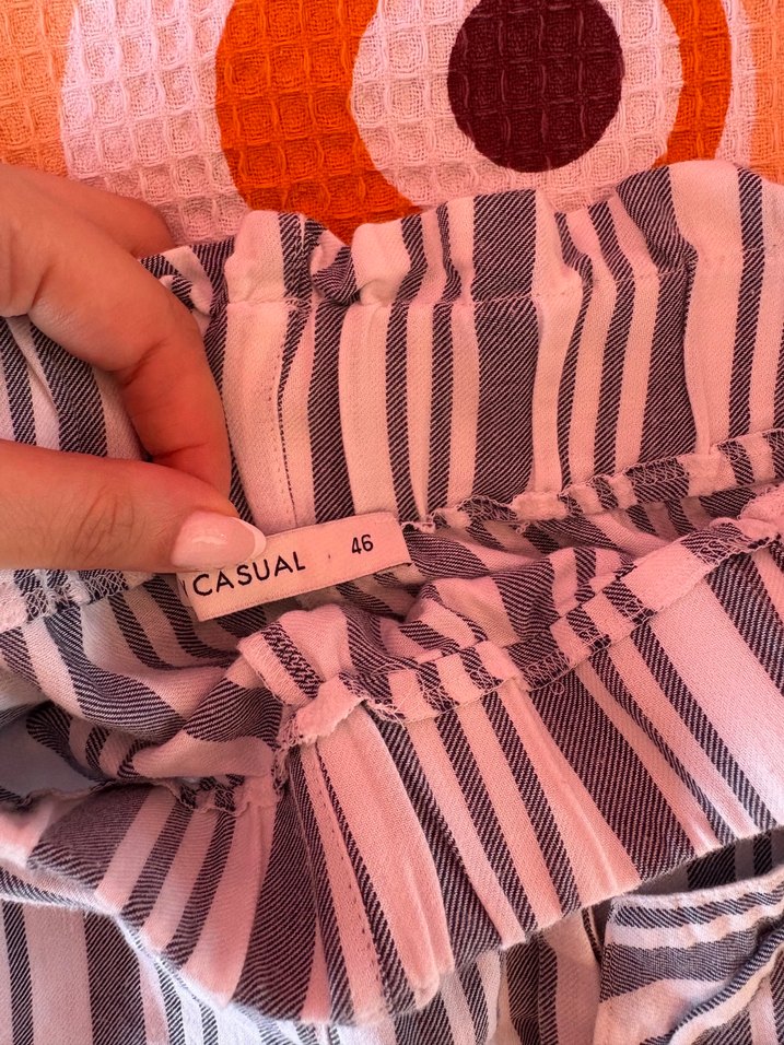 Gri Çizgili Mini Şort - Görsel 3