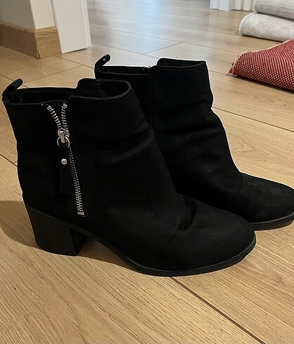 H&M bot