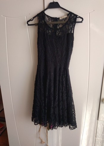 Dantel Detaylı Siyah V Yaka Midi Elbise - Görsel 5