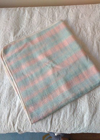 Pastel Renkli Çok Renkli Batik Desenli Battaniye - Görsel 2