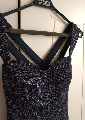 Parlak Mini V Yaka Askılı Elbise - Görsel 2