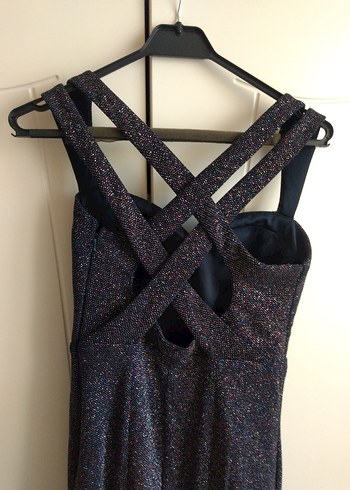 Parlak Mini V Yaka Askılı Elbise - Görsel 5