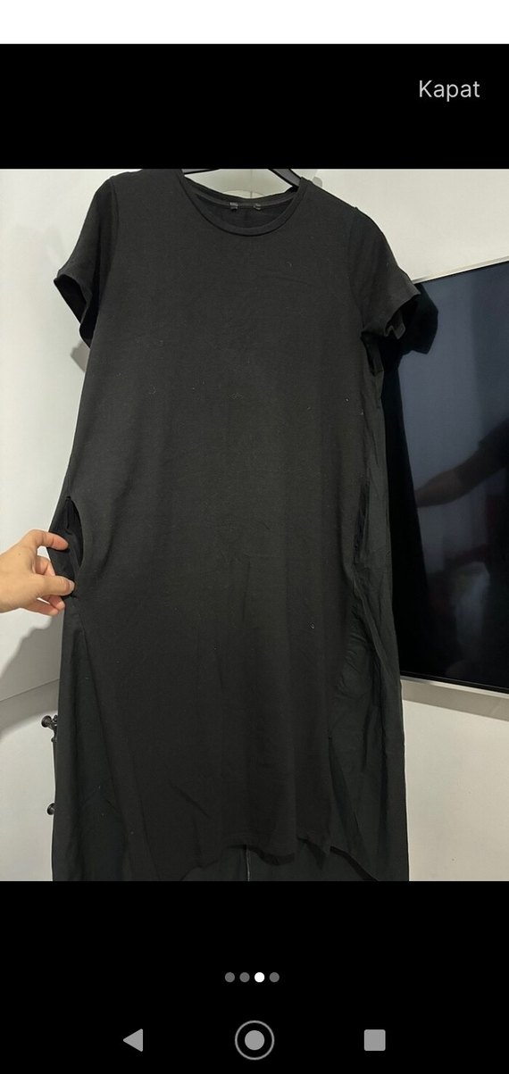 Siyah Kısa Kollu Salaş Midi Elbise - Görsel 3