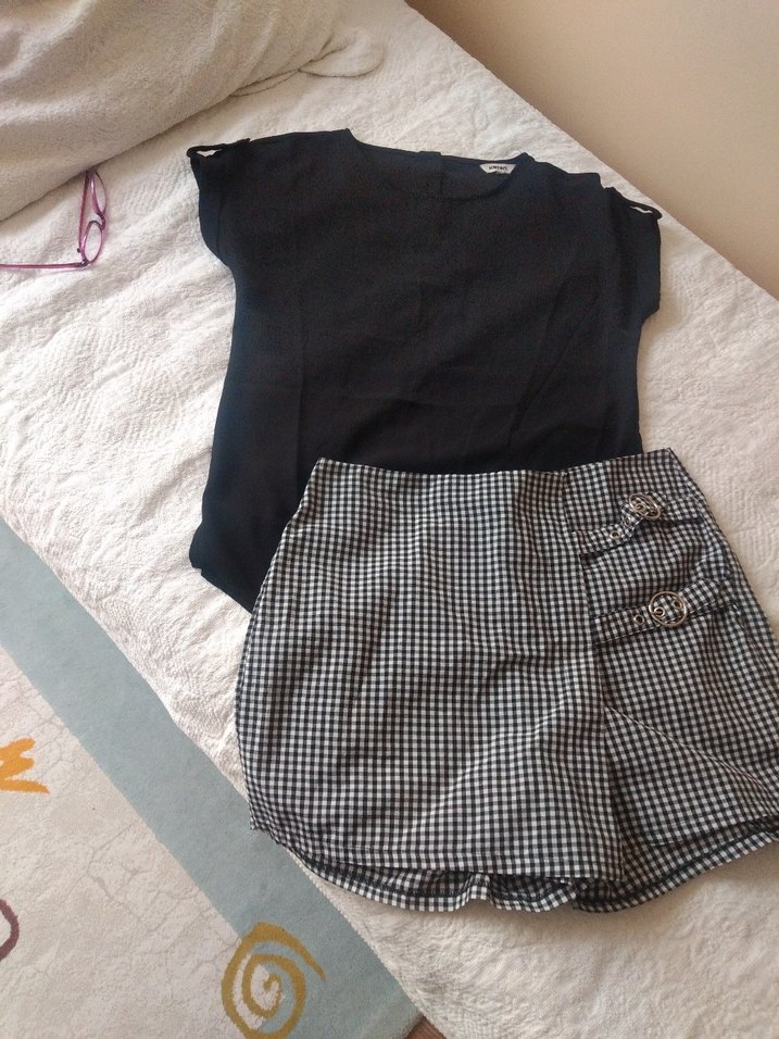 etek pantalon ve 2 bluz - Görsel 3