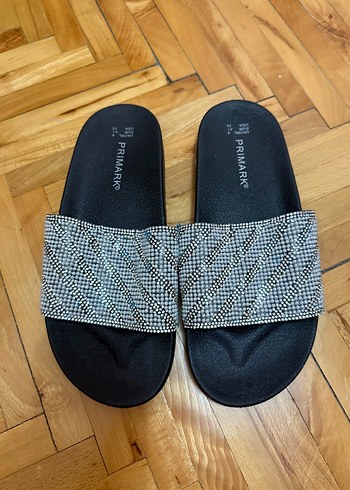 Primark Siklik Ve Rahatlik Siyah Tasli Primark Terlik