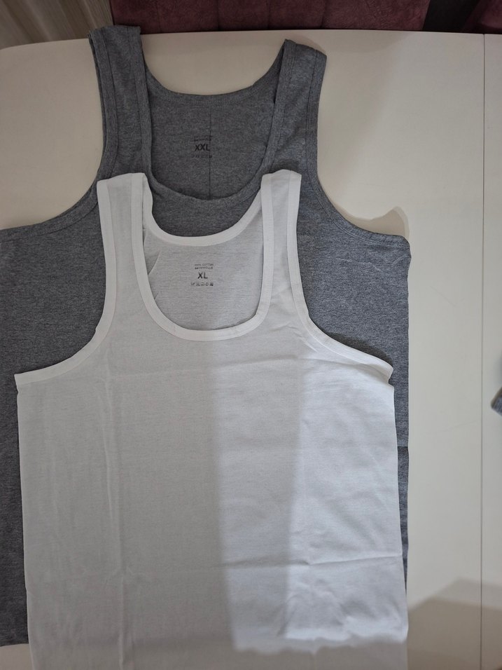 Beyaz ve gri  atlet - Görsel 2