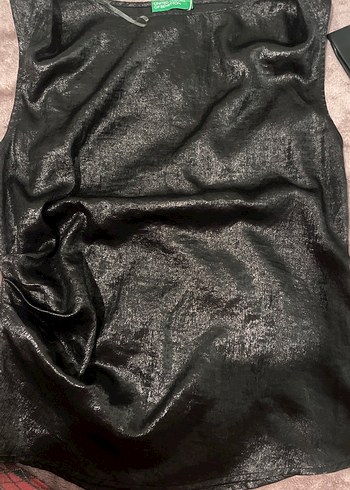 Drapeli Parlak Siyah Kolsuz Kadın Bluz - Görsel 2