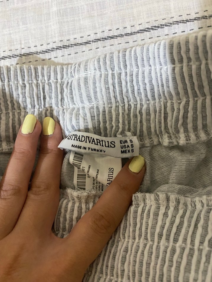 Gri Çizgili Pileli şort - Görsel 2