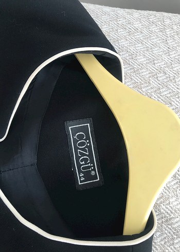 44 Beden Düğmeli Siyah Midi Kadın Kaban