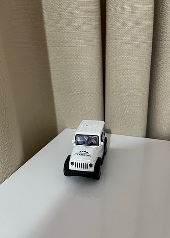 Beyaz Minyatür Oyuncak Jeep