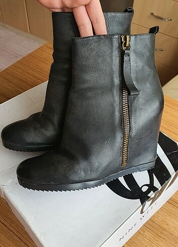 Nine West dolgu topuk bot 41 