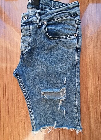 34 Beden lacivert Renk Zara erkek Jean şort 34