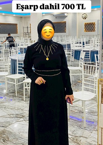 Zincir Detaylı Siyah Uzun Elbise