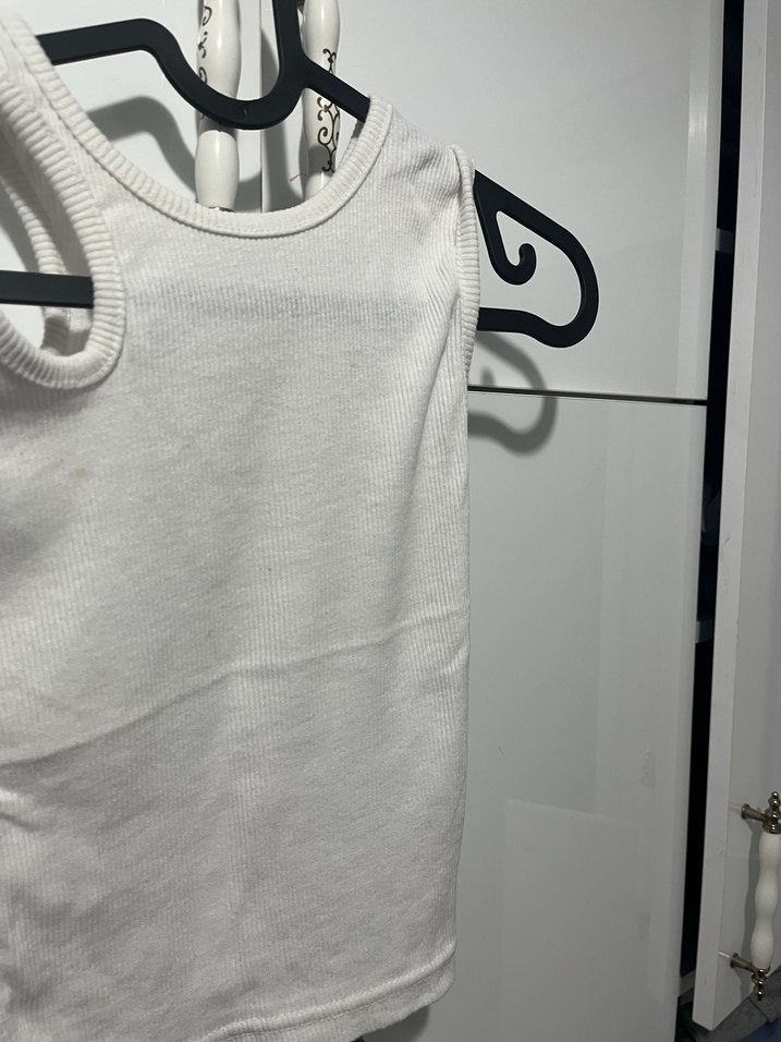 Beyaz Crop - Görsel 2