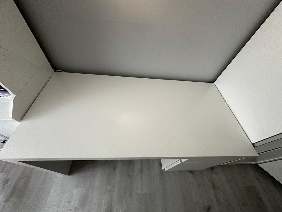 İkea Malm Beyaz Çalışma Masası 140 cm - Görsel 4