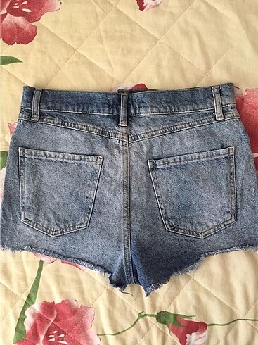 xs Beden Lc Waikiki Düğmeli Kot Şort