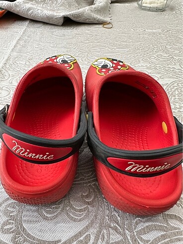 29 Beden kırmızı Renk Crocs mini terlik