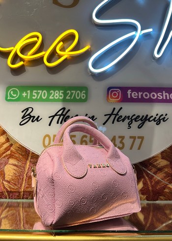 Vakko Püsküllü Pembe Sokak Stili Kadın Çanta