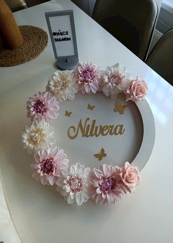 Pembe Çiçekli Nilvera Duvar Dekoru