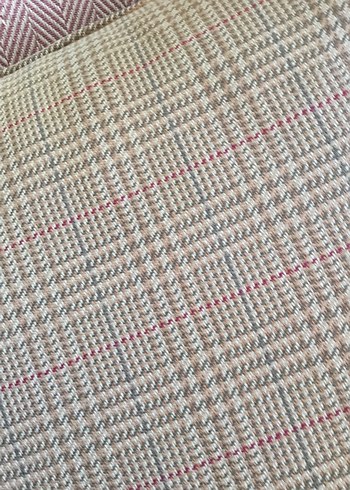 Bej ve Gri Desenli Dekoratif Yastık - Görsel 4