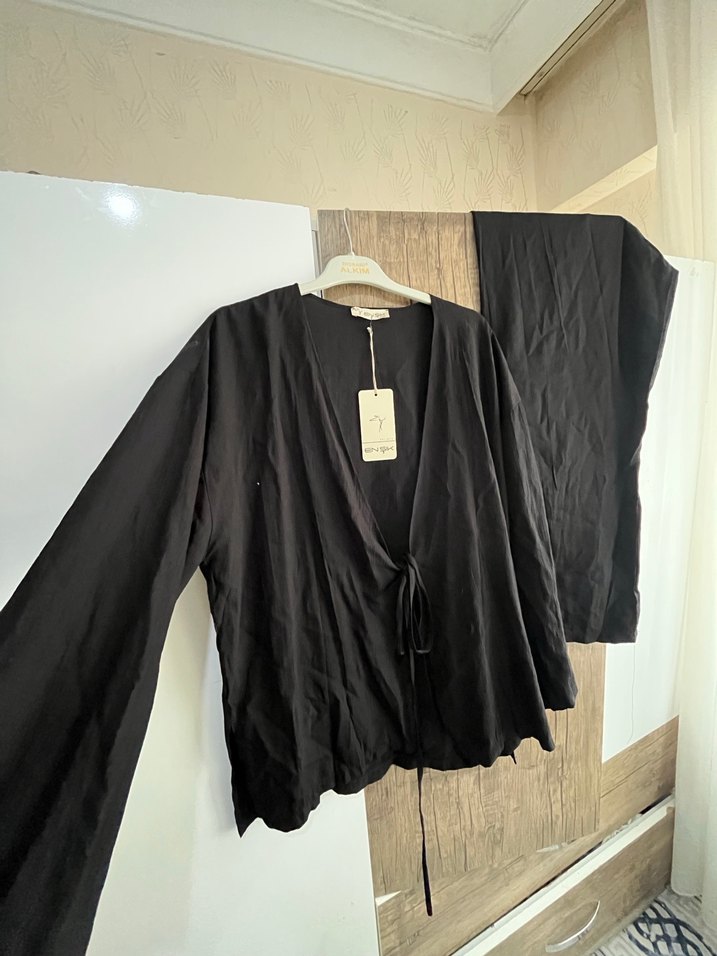 Siyah Kadın Takımı - Görsel 3